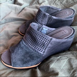 Sorel leather wedges